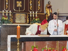 Wizytację kanoniczą parafii, bierzmowanie młodzieży