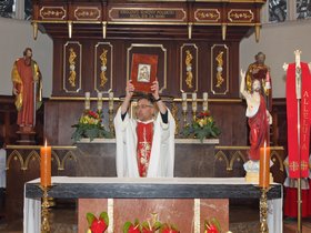 Wizytację kanoniczą parafii, bierzmowanie młodzieży