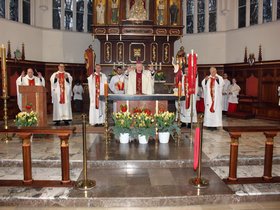 Wizytację kanoniczą parafii, bierzmowanie młodzieży