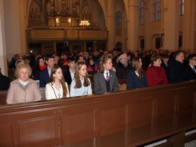 Wizytację kanoniczą parafii, bierzmowanie młodzieży