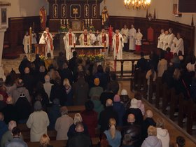 Wizytację kanoniczą parafii, bierzmowanie młodzieży