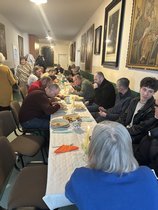 Śniadanie wielkanocne z&nbsp;ubogimi, samotnymi i&nbsp;chorymi